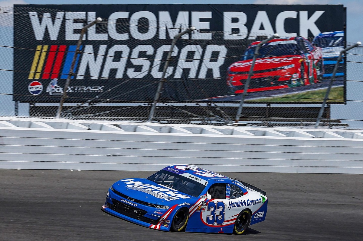 kasey-kahne-eyeing-more-nascar-races-if-rockingham-goes-well