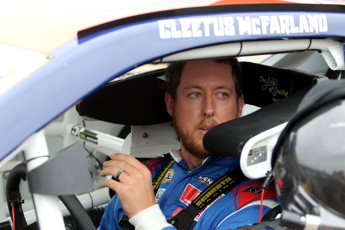 cleetus-mcfarland-gets-coaching-from-dale-jr.-ahead-of-talladega-arca-race