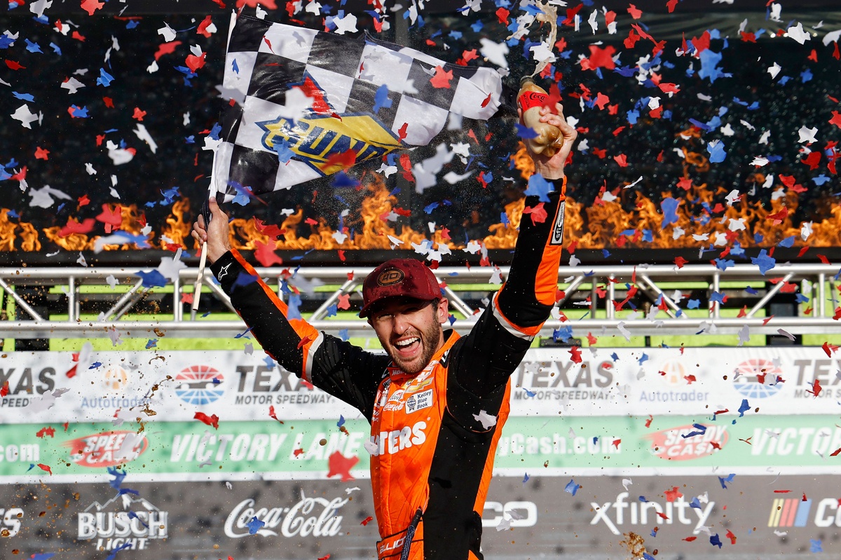 one-year-later,-can-chase-elliott-strike-gold-in-texas-again?