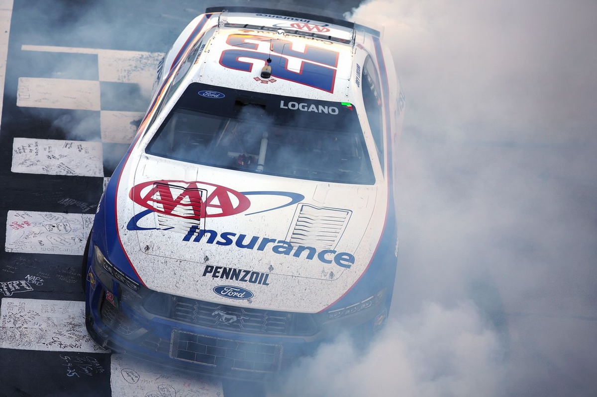 the-winners-and-losers-from-a-wreck-filled-nascar-cup-race-at-texas