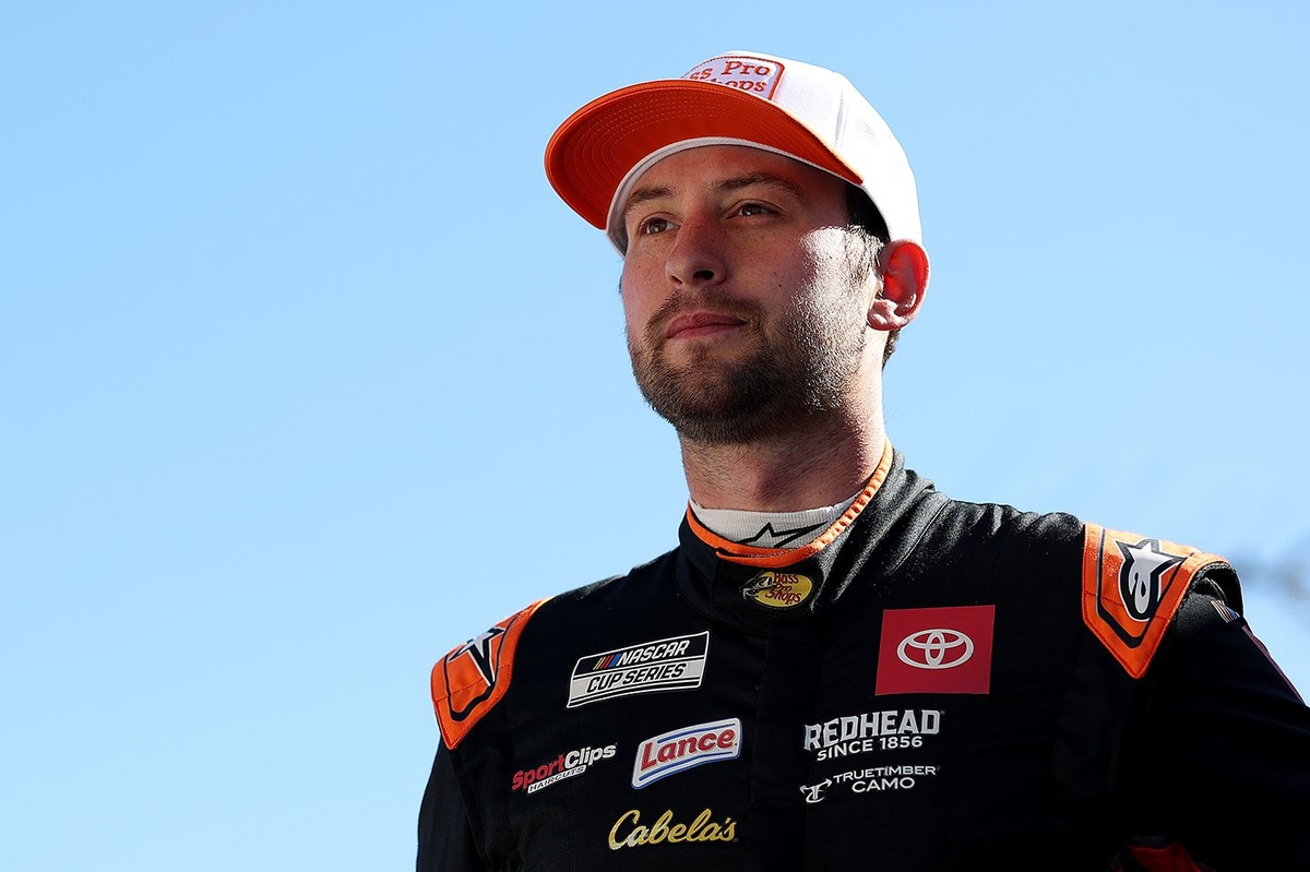 chase-briscoe-earns-pole-for-coca-cola-600,-beating-kyle-larson
