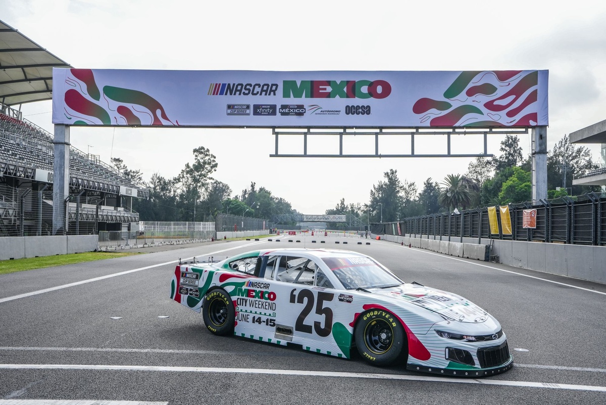 full-entry-list-for-nascar's-mexico-city-race-weekend-revealed