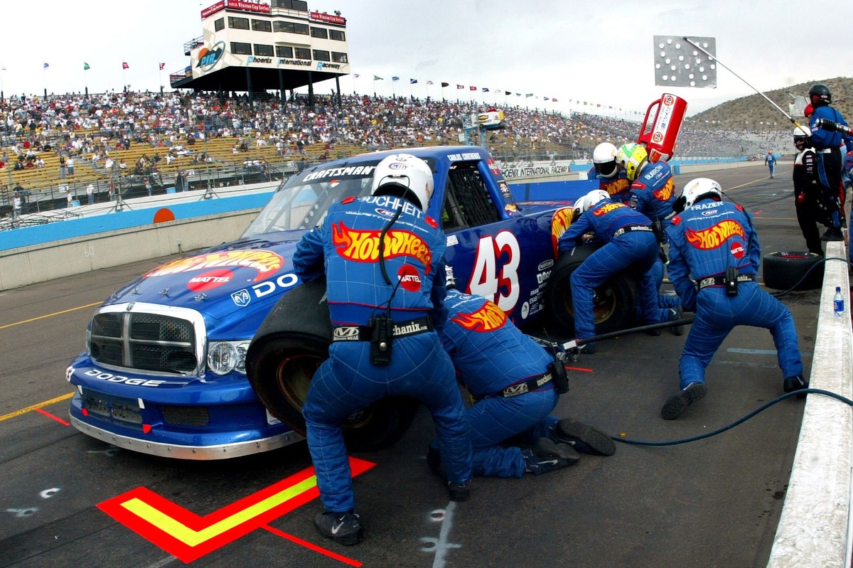 carlos contreras:-nascar's-first-full-time-driver-from-mexico