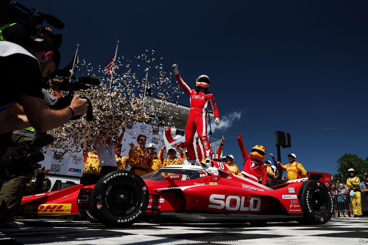 alex-palou-wins-frantic,-fuel-saving-indycar-battle-at-road-america