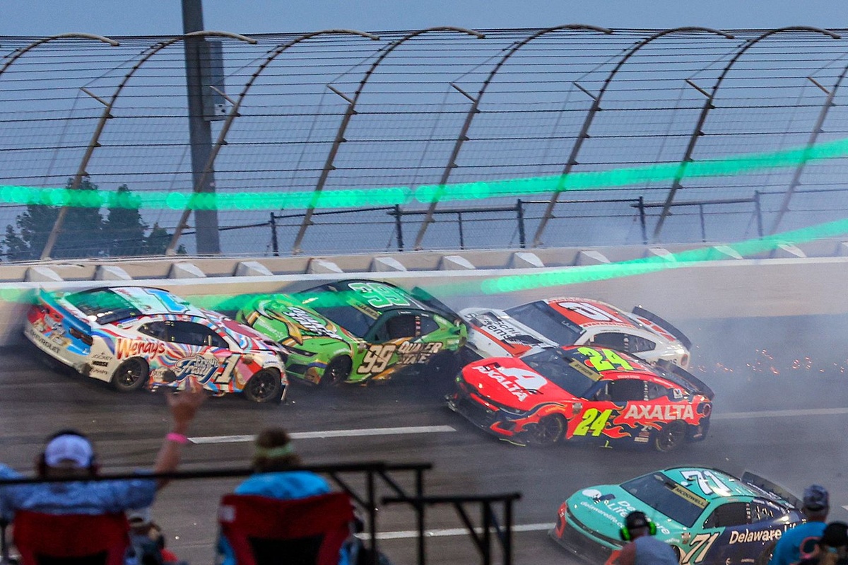 winners-and-losers-from-an-unbelievable-nascar-cup-race-atlanta