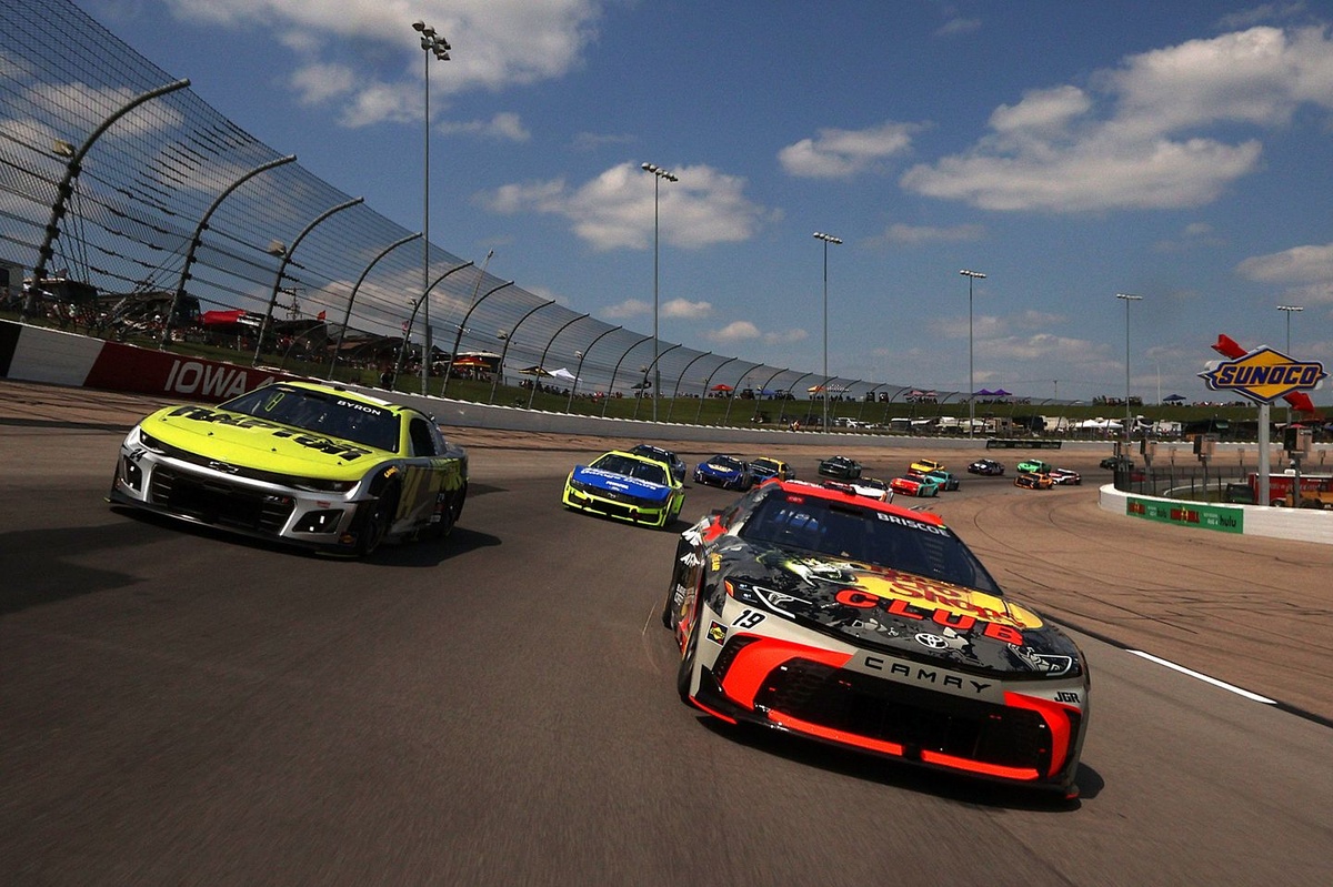 nascar-claims-more-horsepower-likely-not-happening-until-2026