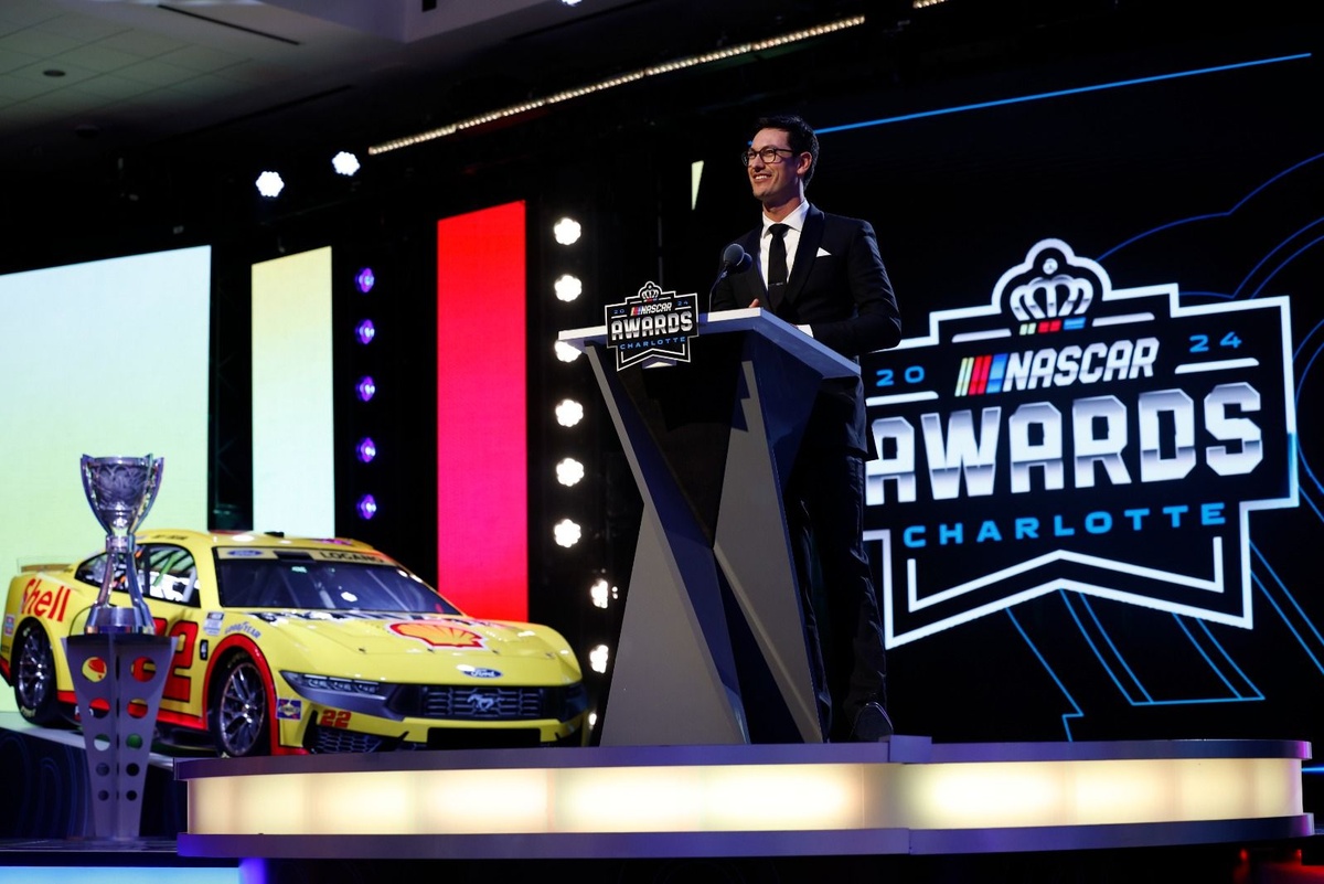 rubens-barrichello-plans-to-attend-award's-banquet-after-winning-nascar-title