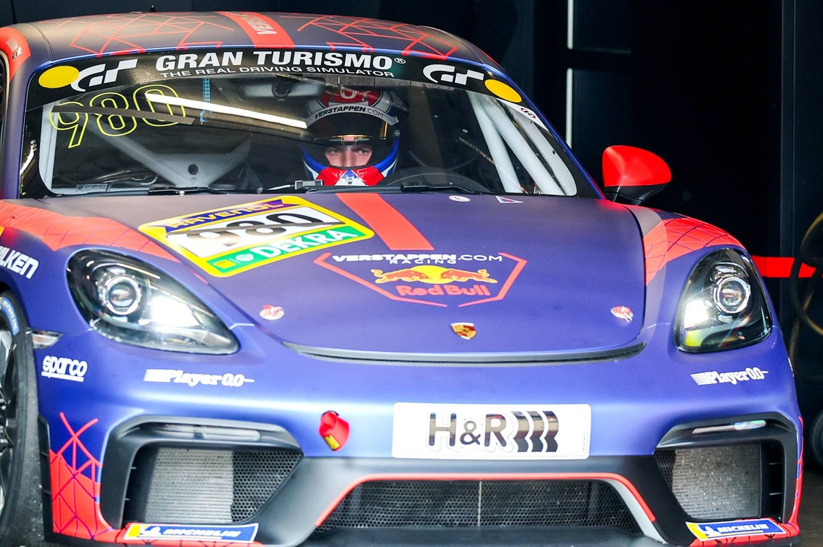 max-verstappen-elated-after-nurburgring-debut:-"i-had-fun"