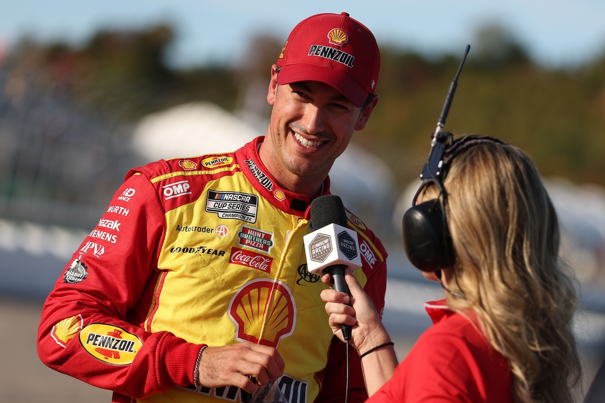 joey-logano-storms-to-nascar-cup-pole-at-loudon-in-penske-front-row-lockout