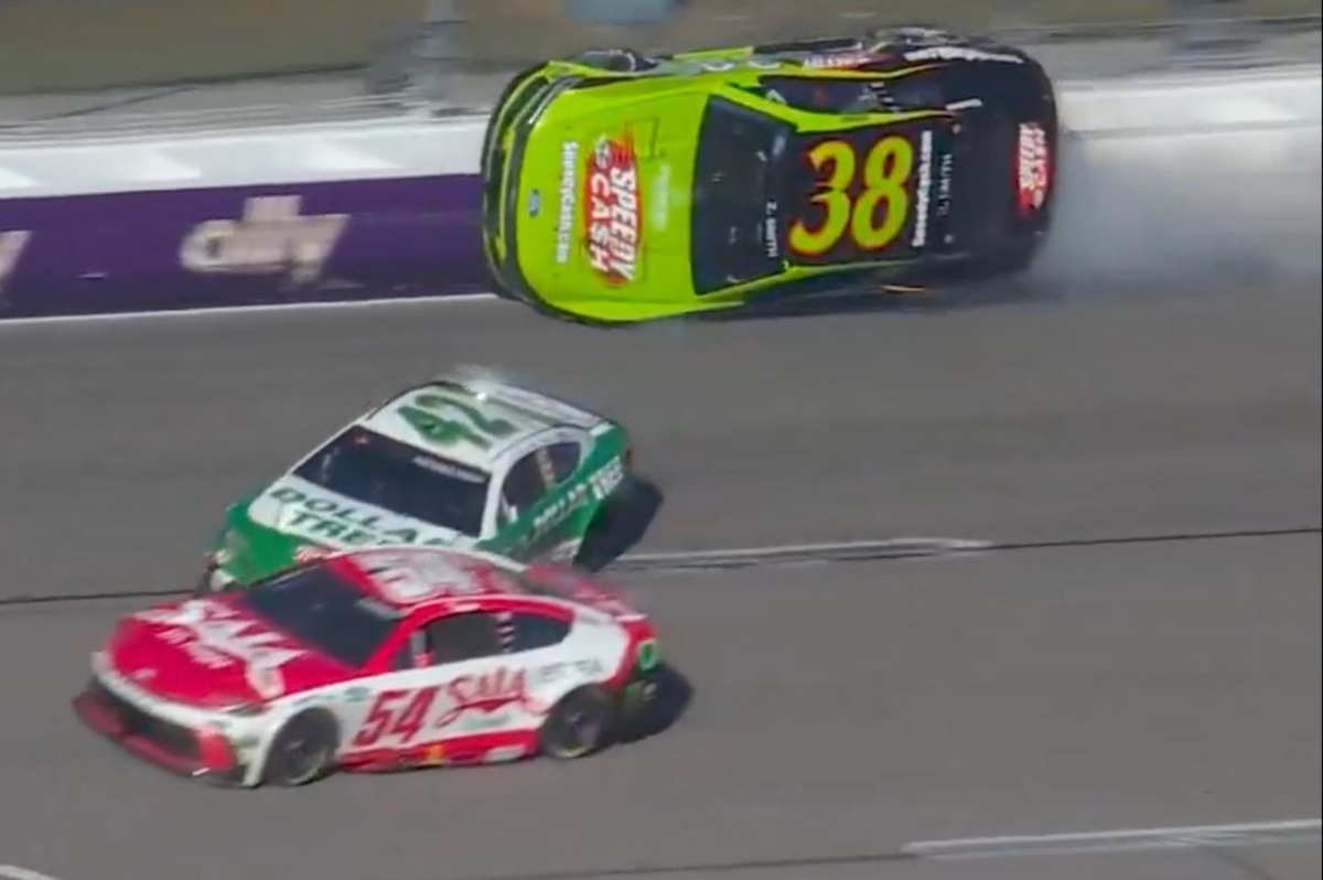 zane-smith-rides-wall-and-flips-in-terrifying-kansas-nascar-crash