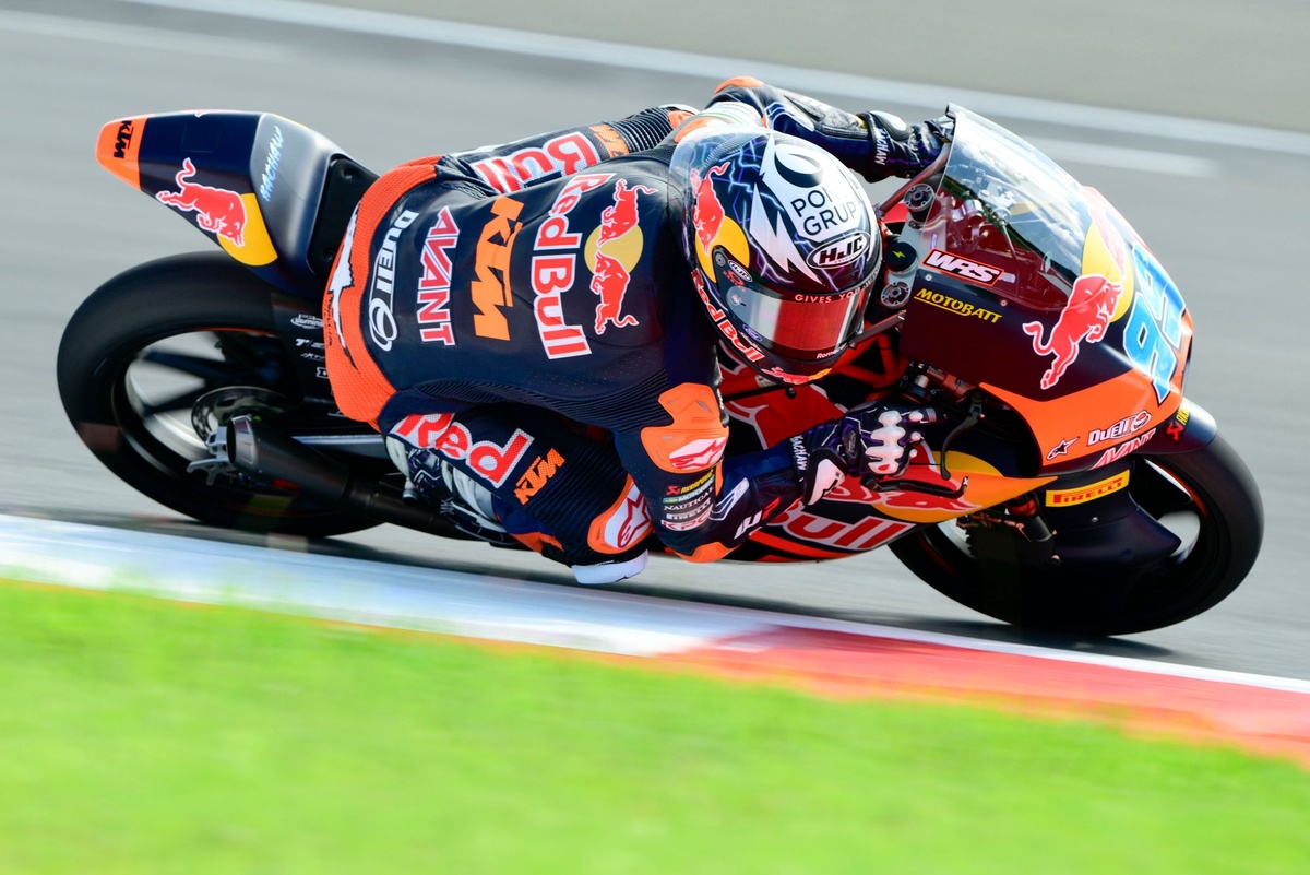 rueda,-dettwiler-evacuated-by-helicopter-after-frightening-moto3-crash