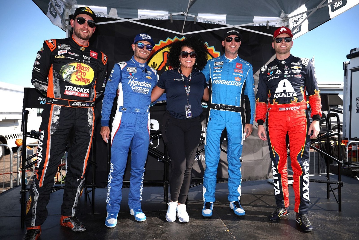 hamlin-playfully-loose-on-nascar-championship-eve