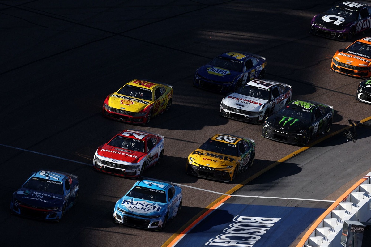 nascar-sets-parameters-for-new-cup-oems-in-rules-update